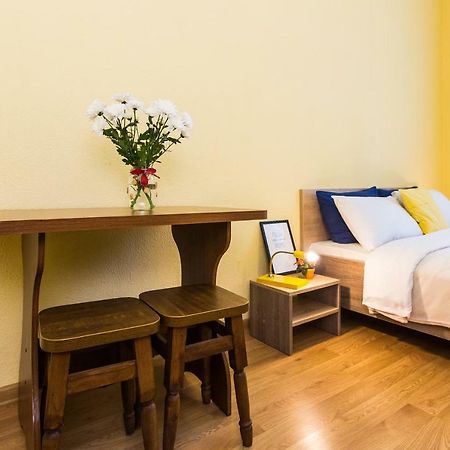 Modern 2Br Apartment In Central Leópolis Exterior foto