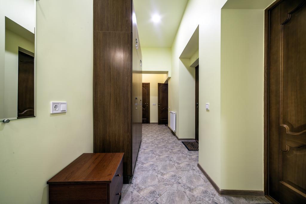 Modern 2Br Apartment In Central Leópolis Exterior foto